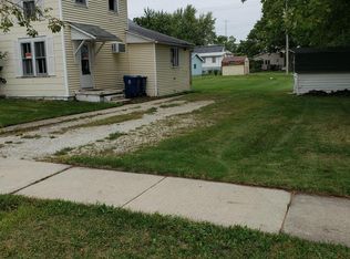 221 W Jackson St, Cullom, IL 60929