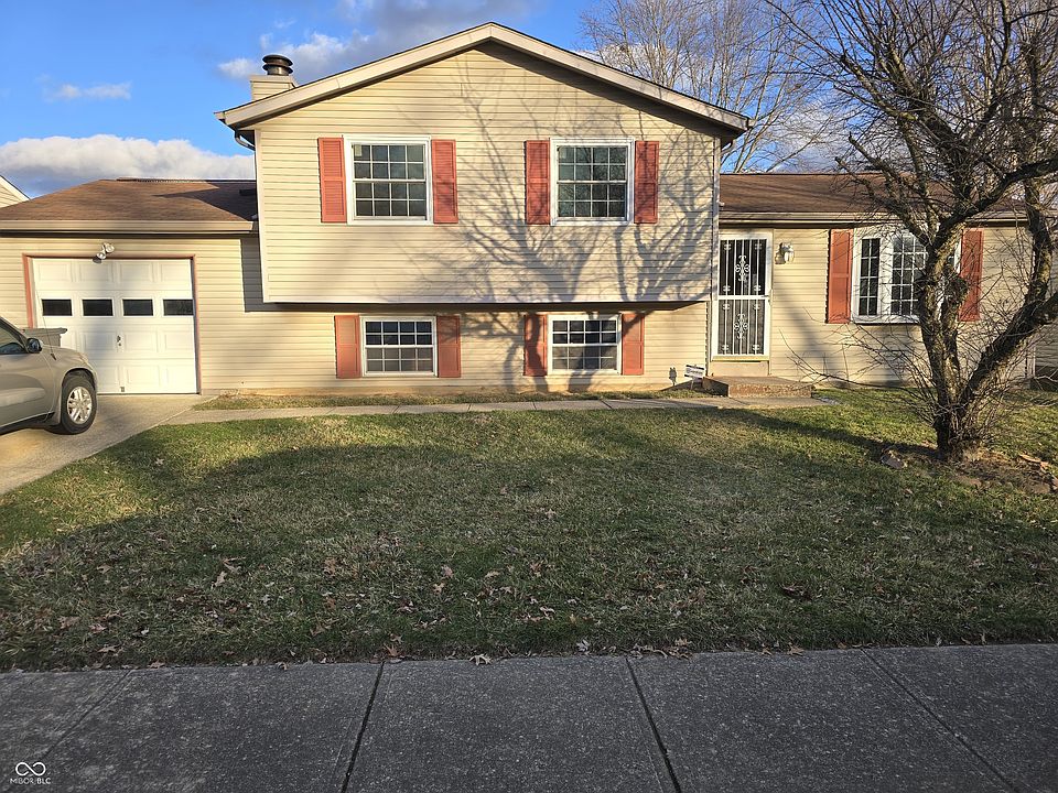 1st image of 921 Waring Dr E