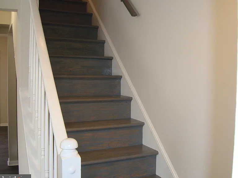 204 Cameron St — Photo 11