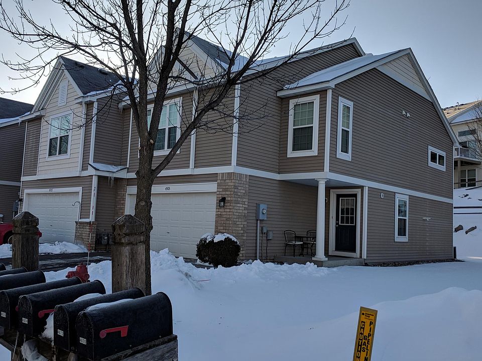 End Unit w/extra parking