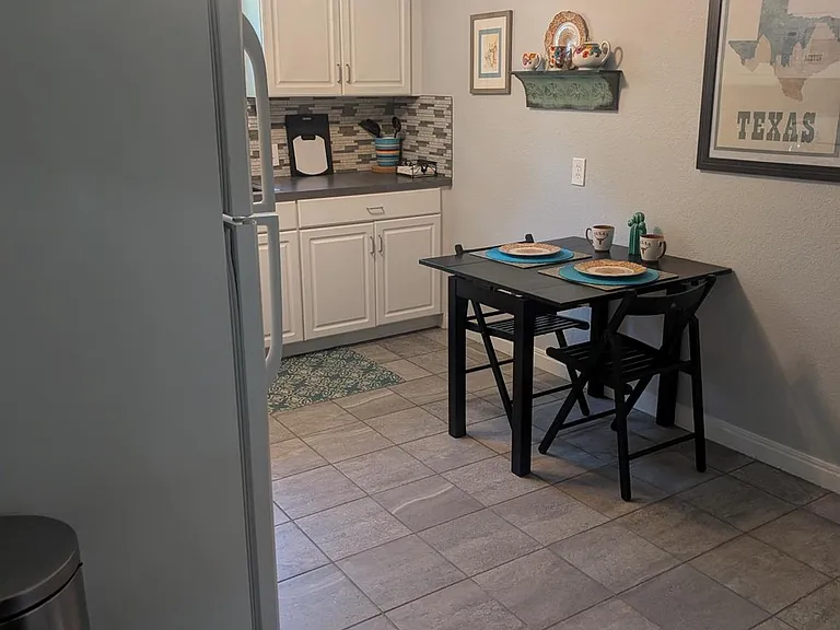 4308 Avenue G #B-1 — Photo 6