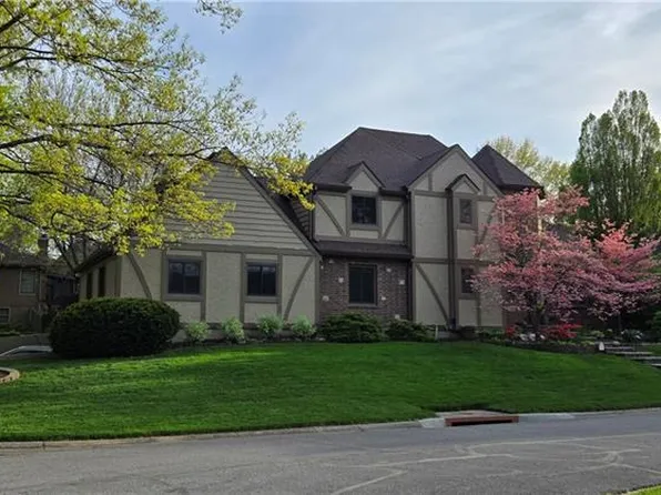 12401 W 110th Ter, Overland Park, KS 66210
