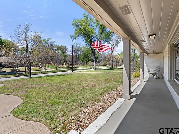 4th image of 3604 Woodbine Blvd