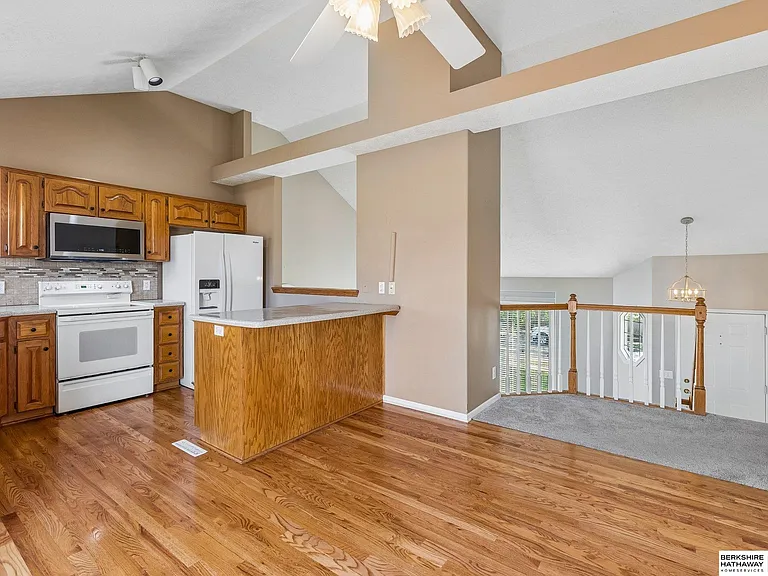 7308 S 155th Ave — Photo 7