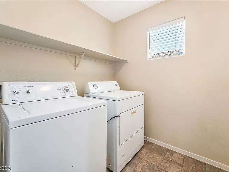 8104 Caspian Moon Dr — Photo 30