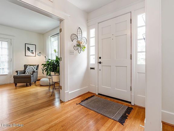 4th image of 2433 Carolina Ave