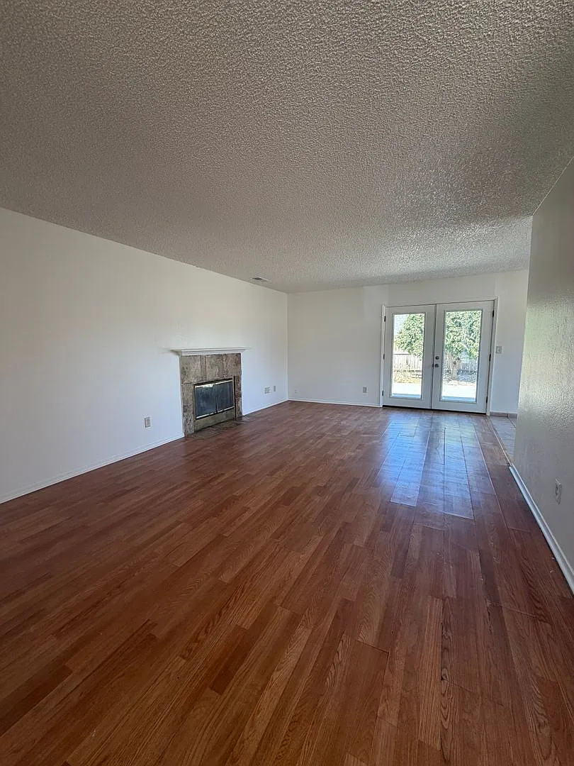 4 Bedroom Home in Avenal, CA! — Photo 3