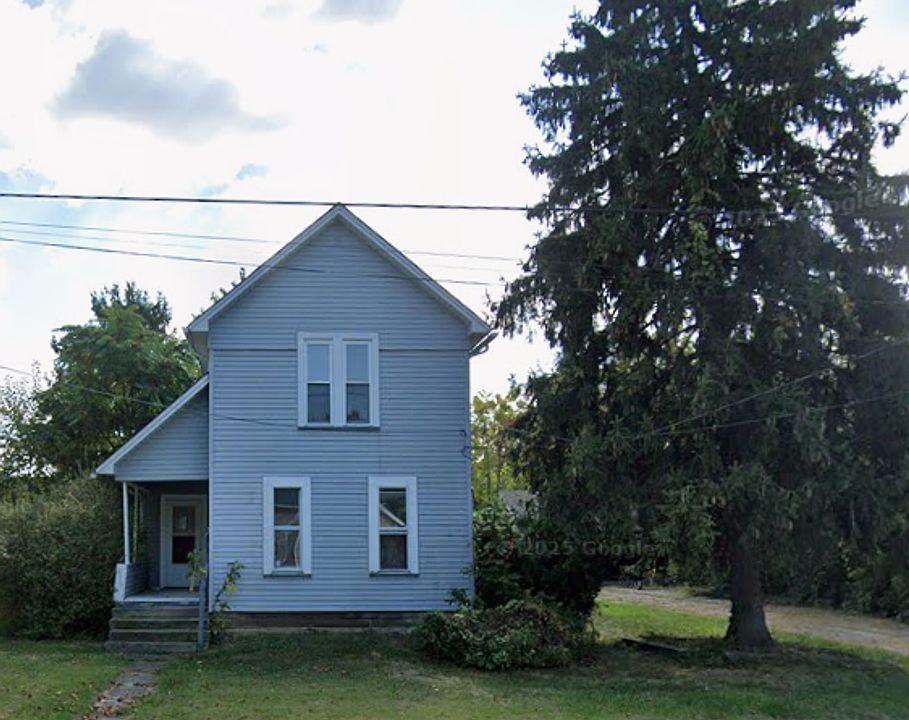 1st image of 613 W 18th St