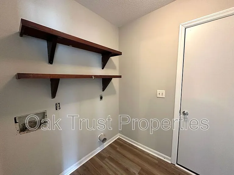 108 Columbia Dr — Photo 13