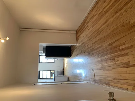 Rented by Flatiron Real Estate Advisors LLC | media 29