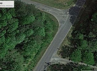 23 Prentice Point Dr, Kilmarnock, VA 22482