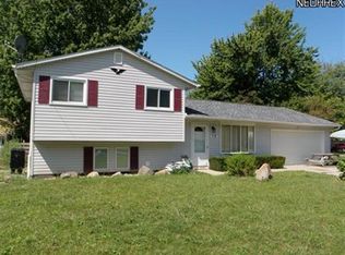 718 Grantwood Ave, Sheffield Lake, OH