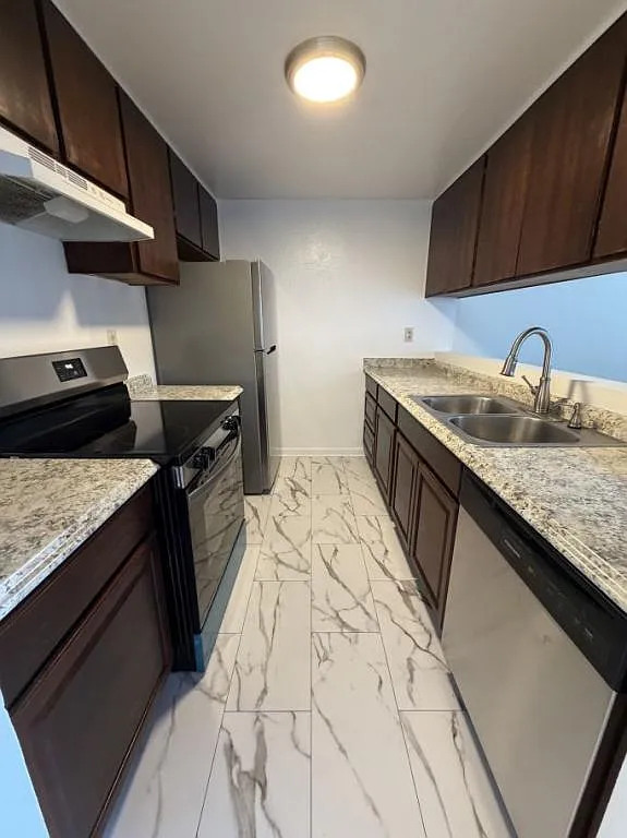 135 S Ash St — Photo 3
