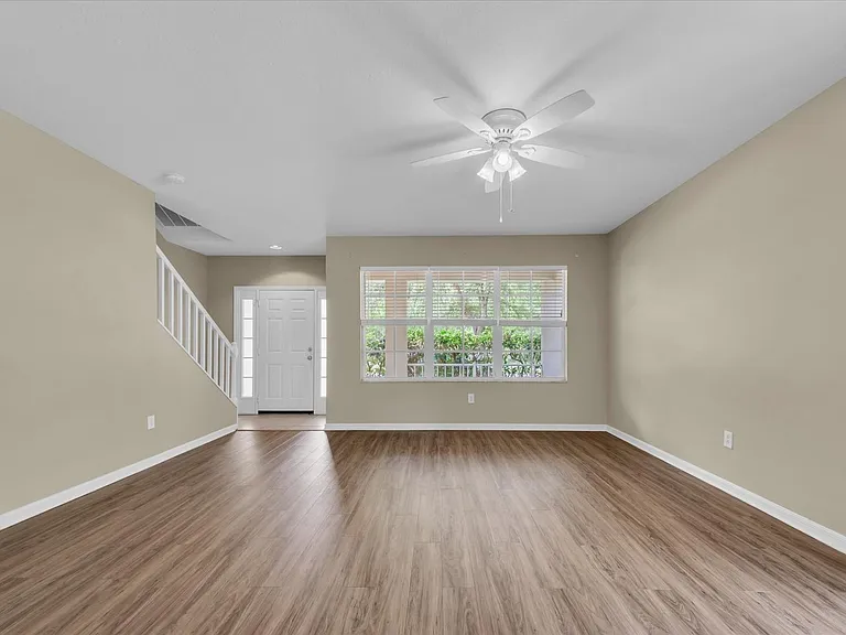 10825 Newbridge Dr — Photo 19
