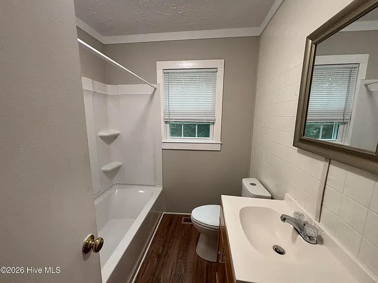 2455 Quewhiffle Rd — Photo 6
