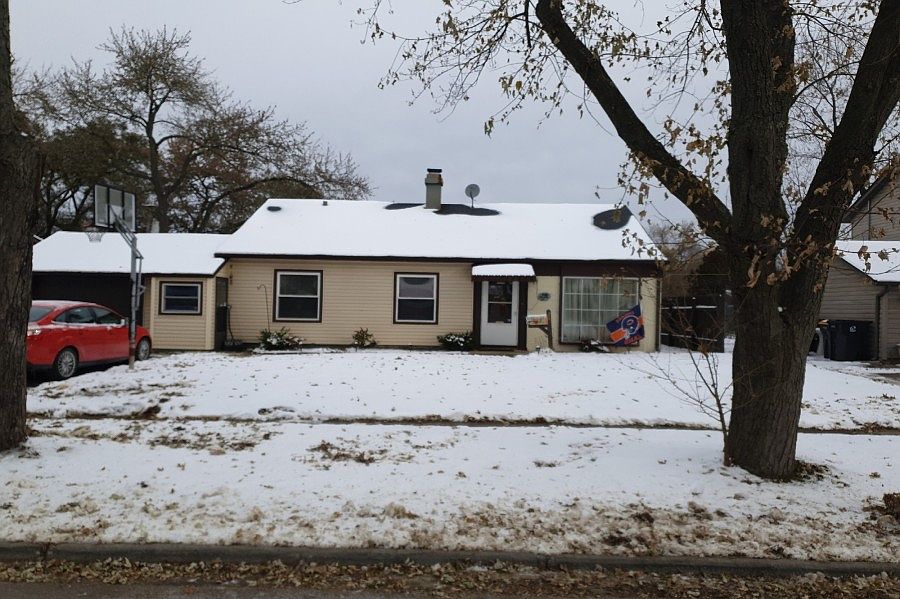 1st image of 24 Crestwood Dr