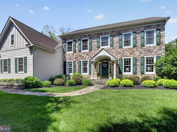 1511 Hayfield Dr, Yardley, PA 19067