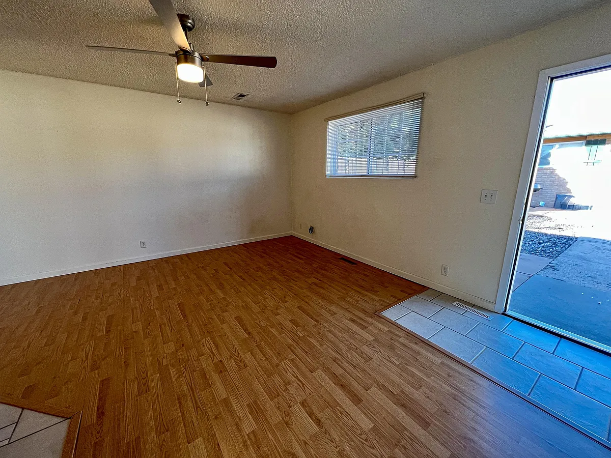 Building Photo - 2110 N Campus Dr #4