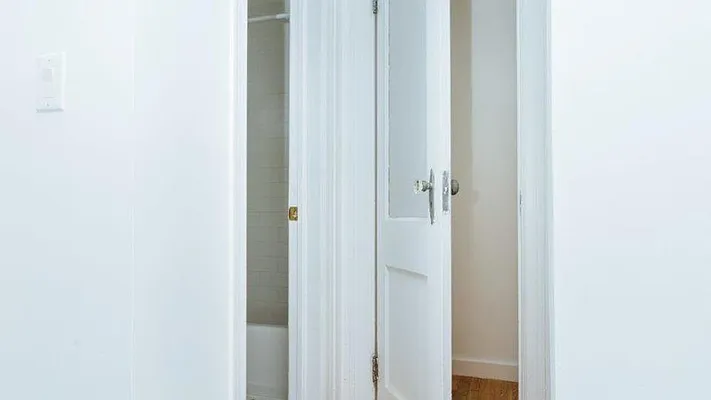 Rented by Nooklyn NYC LLC | media 18