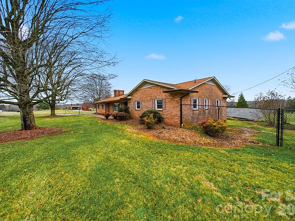 2nd image of 776 Smith Farm Rd