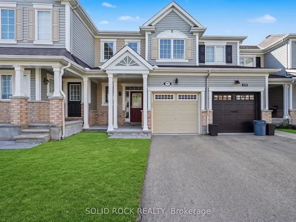 407 White Arctic Ave, Ottawa, ON K2J 5W5