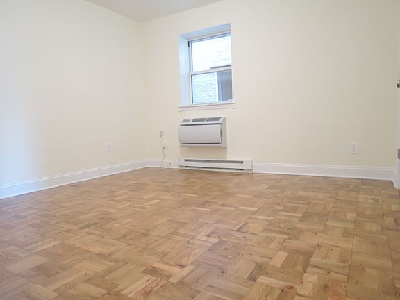 4th image of 3134 29th St