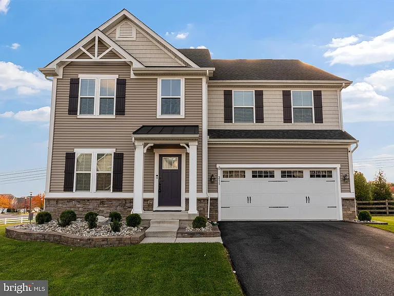 311 Sunrise Ct — Photo 4