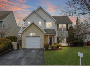 8 Dolphin Cir W, Bayville, NJ 08721