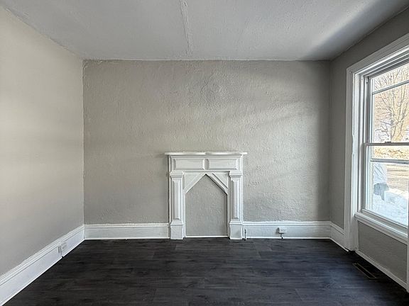 5th image of 1459 1st St #1