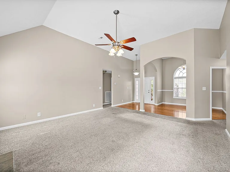 3932 Gaine Dr — Photo 5
