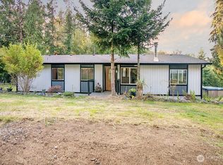 2746 S Silver Lake Rd, Castle Rock, WA 98611