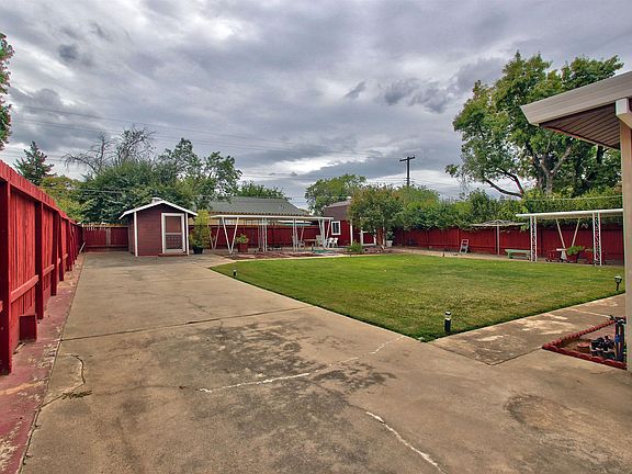 5th image of 4224 Watrous Ave