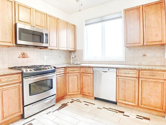 2nd image of 25-22 46th St #2B