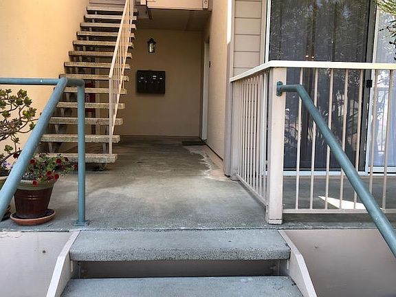 2nd image of 414 Larkspur Plaza Dr #414