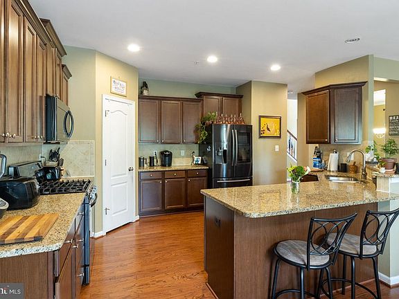 3rd image of 7837 Stonebriar Dr