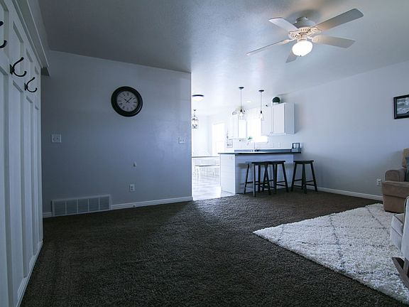 5th image of 465 Wind River Dr