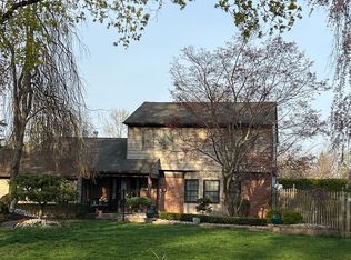 11 Concord Dr, Manalapan, NJ 07726