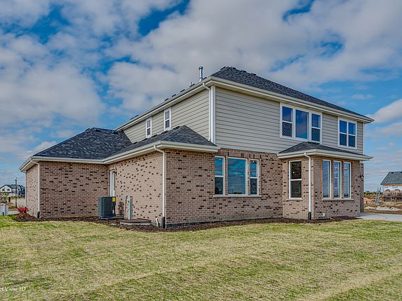 5th image of 1702 Banks Dr