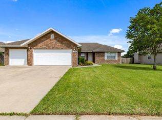 1382 S Kristopher Ave, Republic, MO 65738