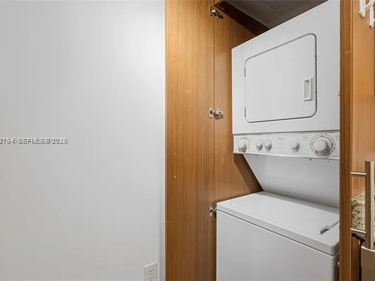 10275 Collins Avenue Cu #718 — Photo 14