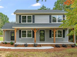 2105 Chelsea Acres Ct, Jamestown, NC 27282