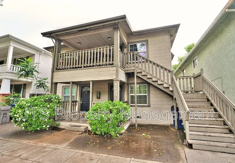 1233 V St #B — Photo 3