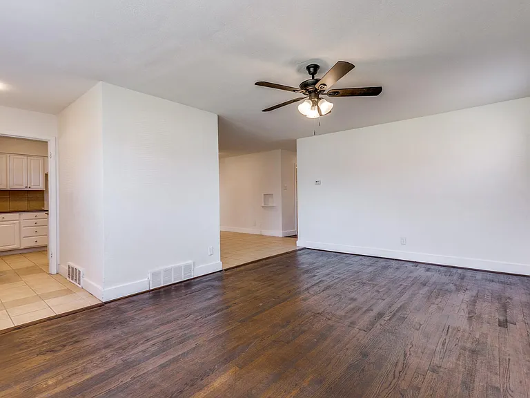 10728 Allegheny Dr — Photo 16