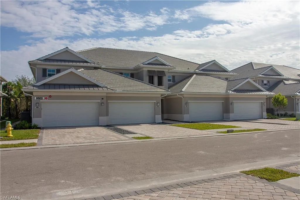 Building Photo - 208 Indies Dr E #202