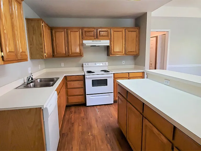 3117 N Bell Ave — Photo 4