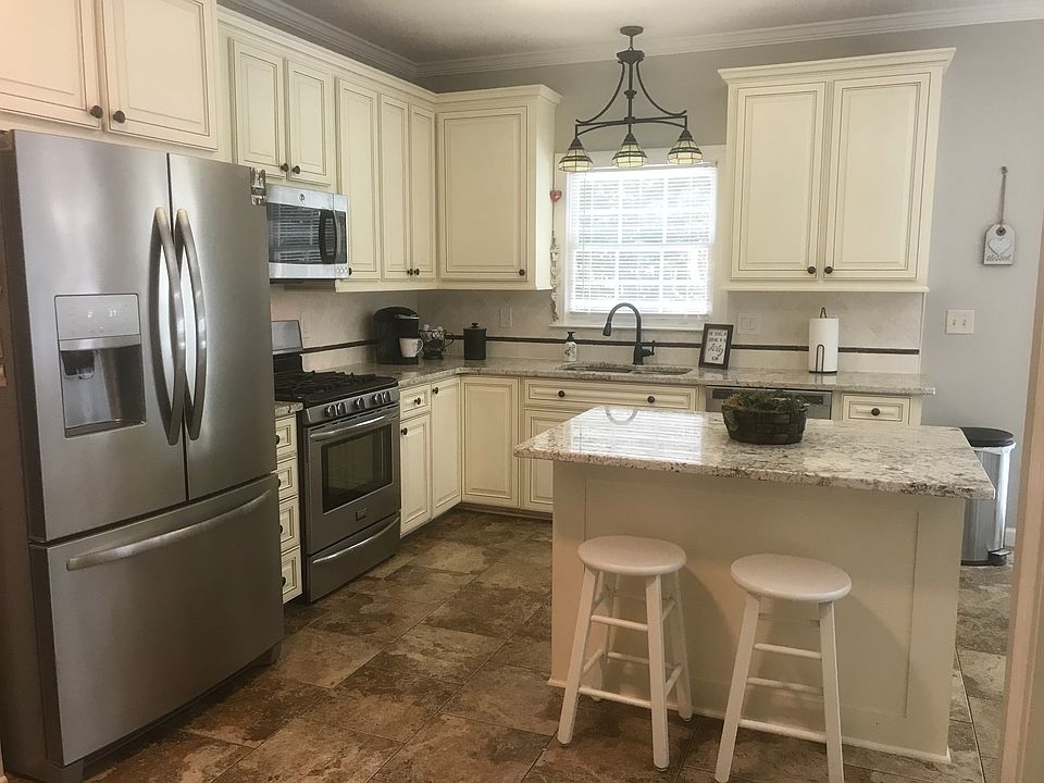 Spacious kitchen.