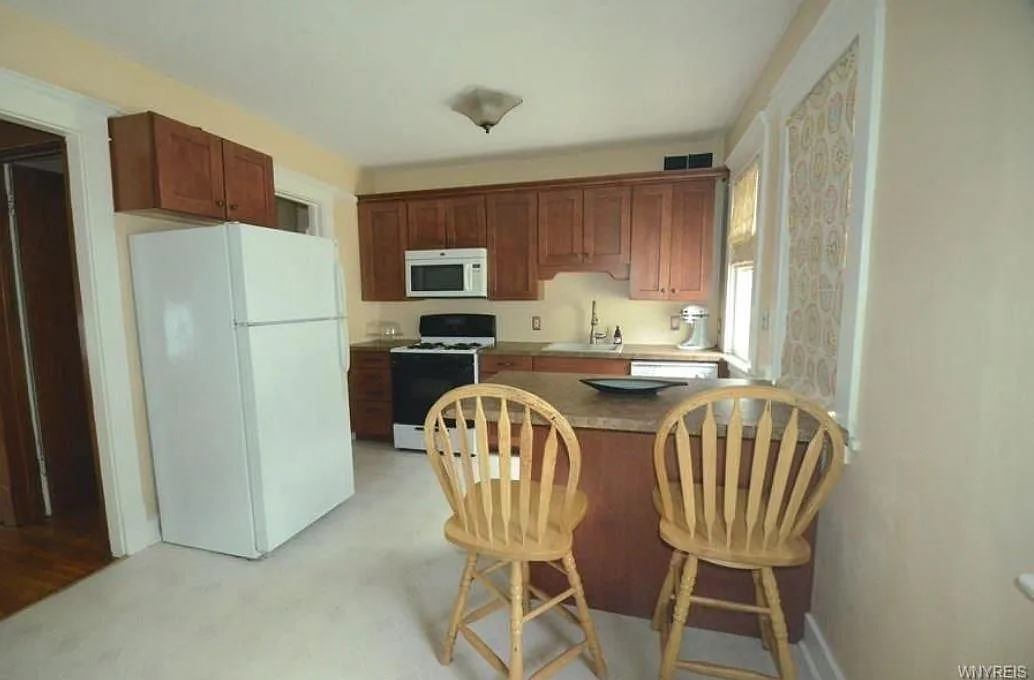 3 bed, 1693 sqft, $1,950 — Photo 4