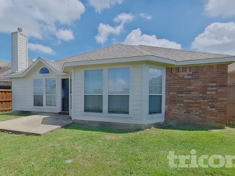 1217 Glencoe Dr — Photo 15