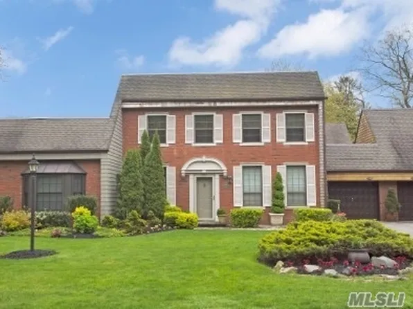 122 Admirals Dr E, Bay Shore, NY 11706