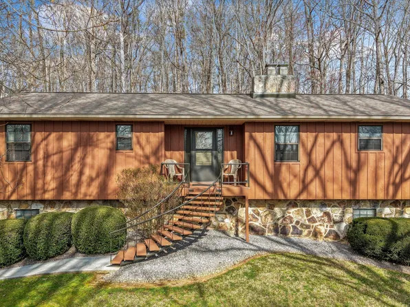 406 Powder House Rd, Powell, TN 37849